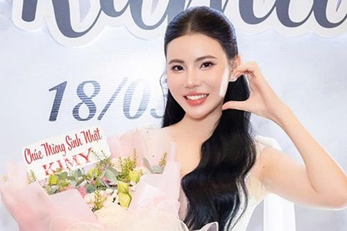 Á hậu Việt Nam Thời đại 2024 đón tuổi 22, tự tin khoe dáng nóng bỏng