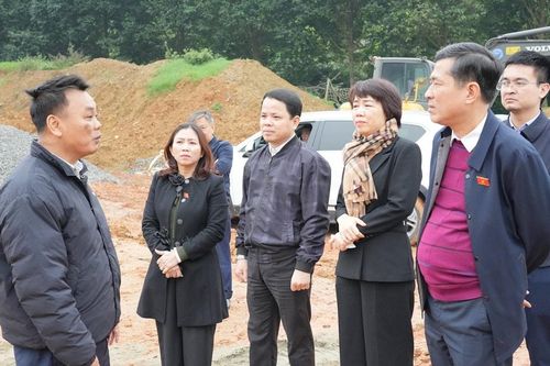 Đoàn đại biểu Quốc hội tỉnh Nghệ An giám sát việc bảo vệ môi trường tại Diễn Châu và Nghi Lộc