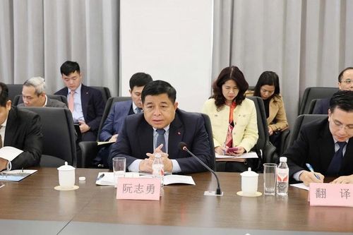 Phó Thủ tướng Nguyễn Chí Dũng thăm, làm việc tại tỉnh Chiết Giang của Trung Quốc
