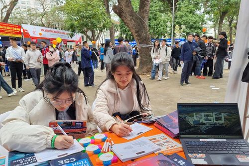 Trường đại học dành học bổng toàn phần cho sinh viên theo học ngành mới 2025