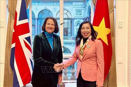 Anh sẵn sàng hỗ trợ Việt Nam trong phát triển trung tâm tài chính