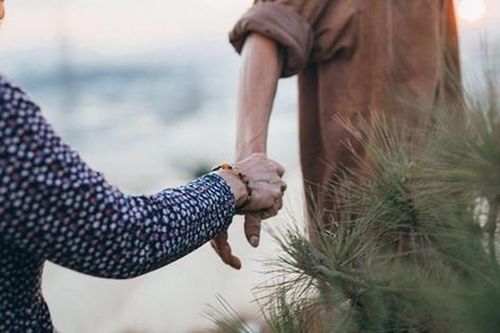 Cặp đôi 'đũa lệch' vợ 88 chồng 43 tuổi, hơn 20 năm về chung một nhà vẫn ngọt ngào như thuở mới quen