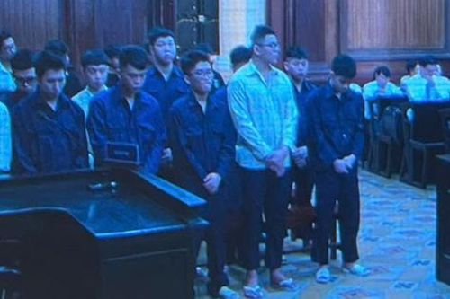 Tuyên án 18 nam sinh hỗn chiến vì 'nhìn không vừa mắt'