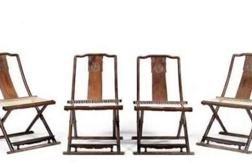 Chiêm ngưỡng bộ bàn ghế cổ 370 tuổi, được làm từ gỗ sưa, có giá gần 171 tỷ đồng