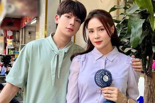 'Con trai' Hồng Diễm trổ mã, khoe visual khiến triệu người mê mẩn