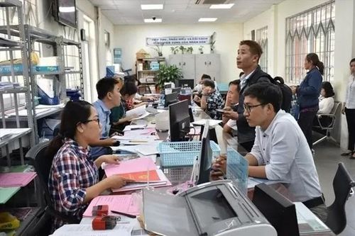 Bỏ cấp huyện, sáp nhập xã: 'Bài toán' trình độ và chế độ