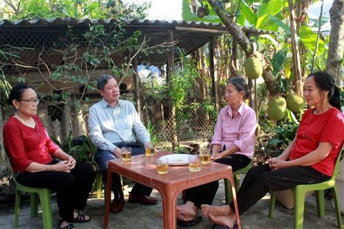 Cầu nối ý Đảng - lòng dân