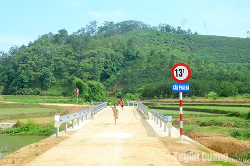 Đầu tư hạ tầng vùng khó tạo động lực phát triển