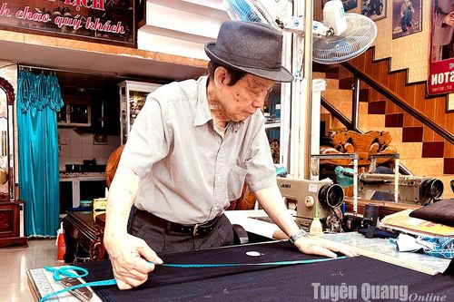 Ký ức người thợ già