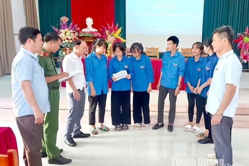 Phát triển đảng viên trẻ - Bài 2: 'Tre' già nhưng 'măng' chậm mọc