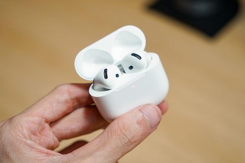 AirPods sắp có tính năng phiên dịch trực tiếp, khả năng ra mắt cuối năm 2025