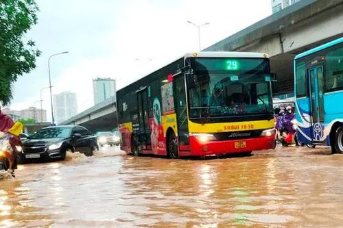 Hà Nội khắc phục ngập úng tại 30 điểm