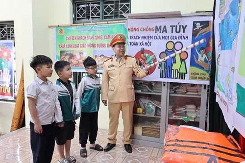 Phòng tránh tai nạn đuối nước ở khu dân cư ven sông