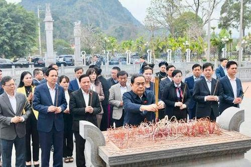 Chủ tịch Quốc hội Trần Thanh Mẫn thăm Khu Di tích lịch sử Quốc gia đặc biệt Tân Trào