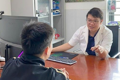 Tin 'bác sĩ Tiktok' suốt 8 năm, người đàn ông mất cơ hội làm cha