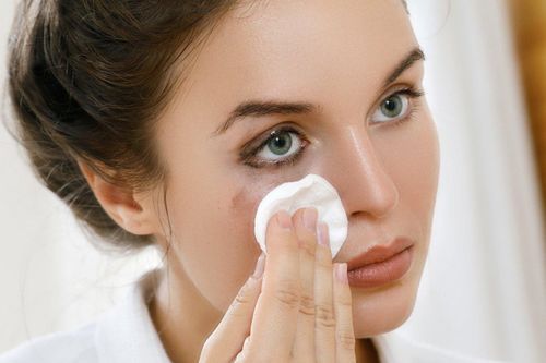 9 điều cần tránh khi tẩy trang nếu không muốn da nhanh lão hóa