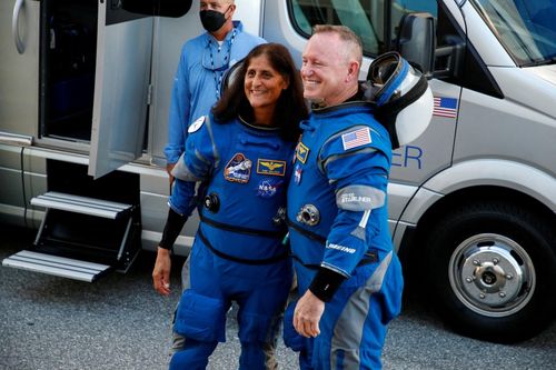 Hai phi hành gia của NASA trở về sau 9 tháng mắc kẹt