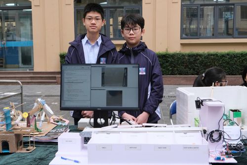 Học sinh lớp 8 chế tạo hệ thống phân loại rác bằng AI