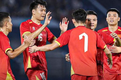 CĐV Đông Nam Á bình luận về trận thắng của ĐT Việt Nam, fan Campuchia tiếc nuối vì cơ hội mười mươi bị bỏ lỡ