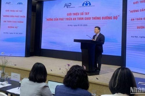 Giới thiệu sổ tay 'Hướng dẫn phát triển an toàn giao thông đường bộ'