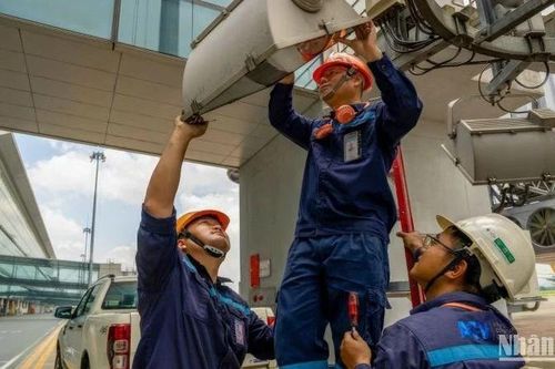 Nội Bài triển khai tiết giảm điện năng, hưởng ứng Giờ Trái đất