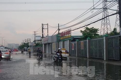 Lắp trạm bơm chống ngập một đoạn quốc lộ 1 qua TPHCM