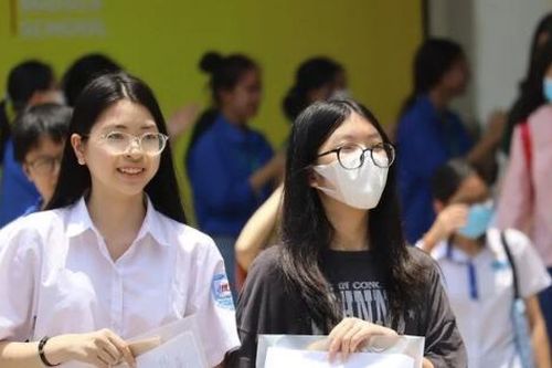 Gần 100 trường đại học xét tuyển bằng học bạ năm 2025