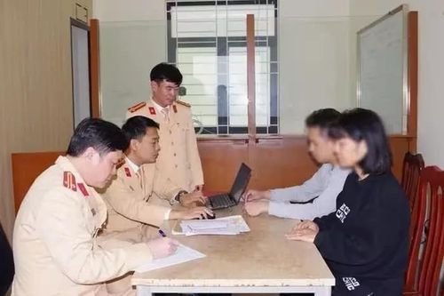 Khởi tố vụ án vợ mua bằng lái xe giả cho chồng sử dụng