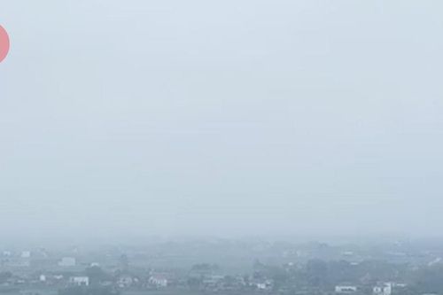 Sạt lở đất nghiêm trọng dọc sông Lam
