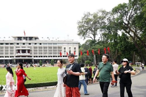 TP Hồ Chí Minh thiết kế nhiều tour đặc sắc nhân 50 năm Ngày Thống nhất đất nước