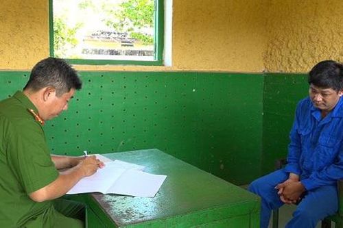 Bắt đối tượng chuyên cướp giật túi xách, dây chuyền của phụ nữ