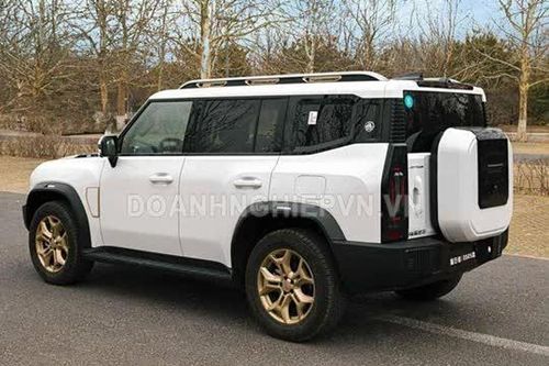 SUV địa hình siêu hầm hố, công suất 251 mã lực, giá rẻ hơn Toyota Raize