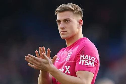 Man Utd nhảy vào cuộc đua giành chữ ký của 'sát thủ vòng cấm' người Anh