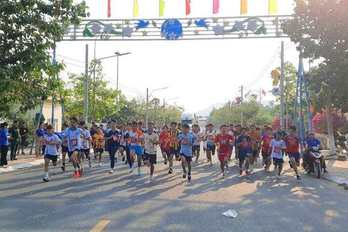 Sân chơi thể thao hào hứng cho thanh niên Tịnh Biên