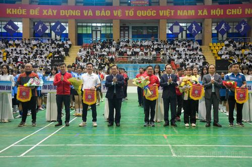 19 đoàn tham gia Giải vô địch kéo co quốc gia tại Điện Biên