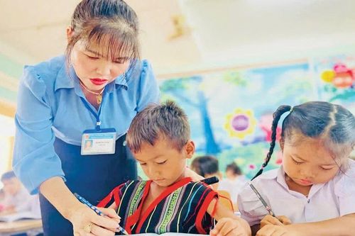 Nâng cao chất lượng giáo dục vùng đồng bào dân tộc thiểu số