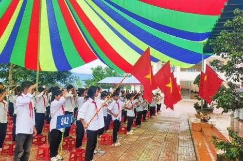 Trường vùng xa đạt chuẩn Quốc gia
