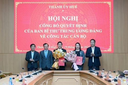 Công bố quyết định của Ban Bí thư Trung ương Đảng về công tác cán bộ