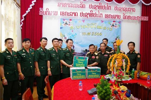 Thắt chặt tình đoàn kết, hữu nghị giữa Việt Nam - Lào