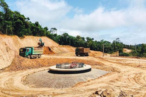 Phát triển năng lượng tái tạo và điện hạt nhân