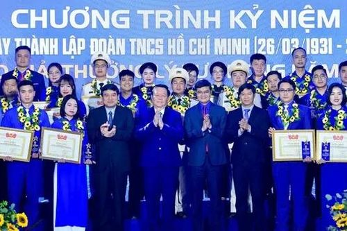 Thanh niên Việt Nam đón đầu công nghệ số