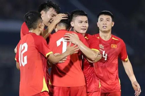 Việt Nam thắng Campuchia 2-1 nhờ thầy Kim 'mát tay' thay người
