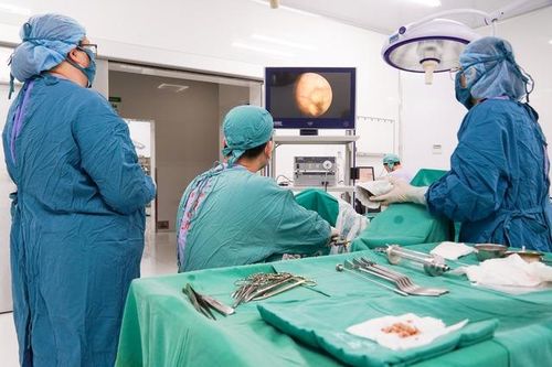 Người đàn ông không thể tiểu tiện vì bị u tiền liệt tuyến, nam giới sau 50 tuổi có dấu hiệu này cần cảnh giác