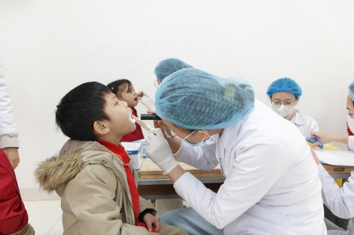 Hà Nội: Khám răng miệng cho gần 900 học sinh Tiểu học ở Hoàn Kiếm