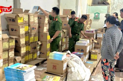 'Đột kích' kho sách giả khổng lồ, trị giá hơn 1,3 tỷ đồng