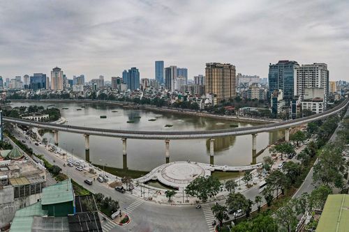 Sân khấu nổi độc đáo tại hồ Hoàng Cầu sau 8 tháng thi công