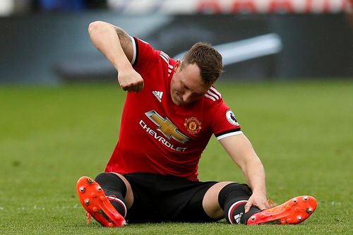 Nỗi xấu hổ của Phil Jones