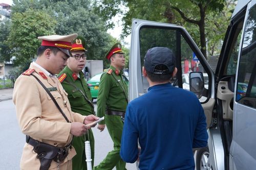 Gian nan xử lý bến 'cóc' tại nút Tú Mỡ - Nguyễn Quốc Trị