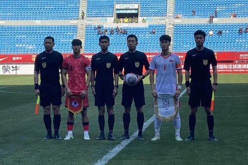 U22 Việt Nam hòa Hàn Quốc trong trận ra quân