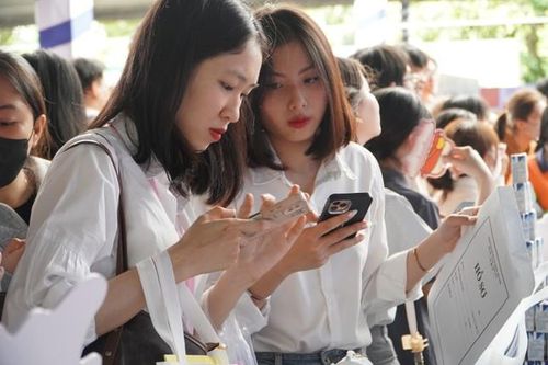'Săn' cơ hội việc làm ở Ngày hội tuyển dụng các doanh nghiệp cựu sinh viên